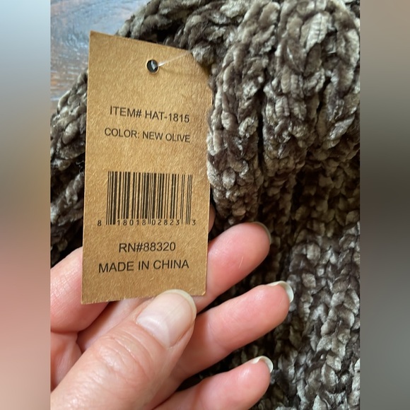 CC hat and scarf Olive NWT - Picture 6 of 13